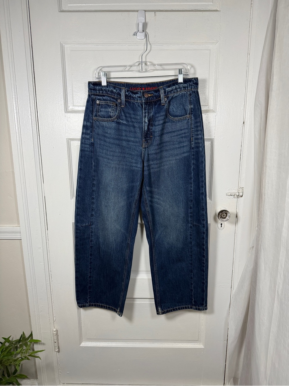 Lucky Brand Barrel Leg Jeans Dark Blue Wash Faded Whiskered Denim Women’s
